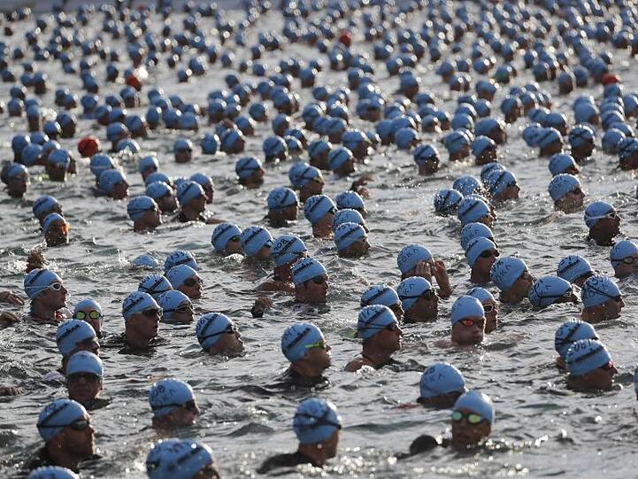 Triathleten aus aller Welt starten beim Ironman auf Hawaii.
