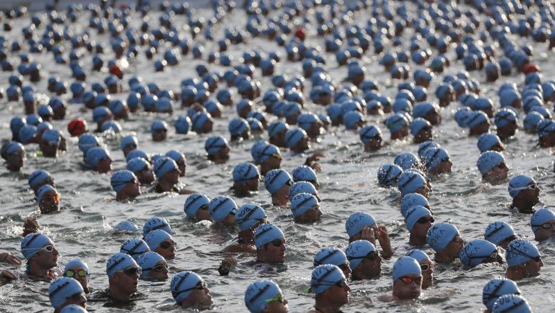 Triathleten aus aller Welt starten beim Ironman auf Hawaii. Triathleten aus aller Welt starten beim Ironman auf Hawaii.