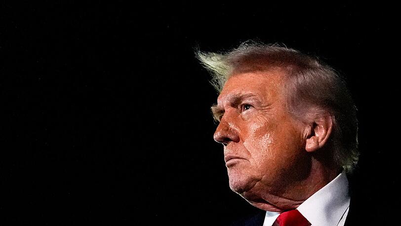 Trump erhöht den Druck auf die Demokraten. Trump erhöht den Druck auf die Demokraten.