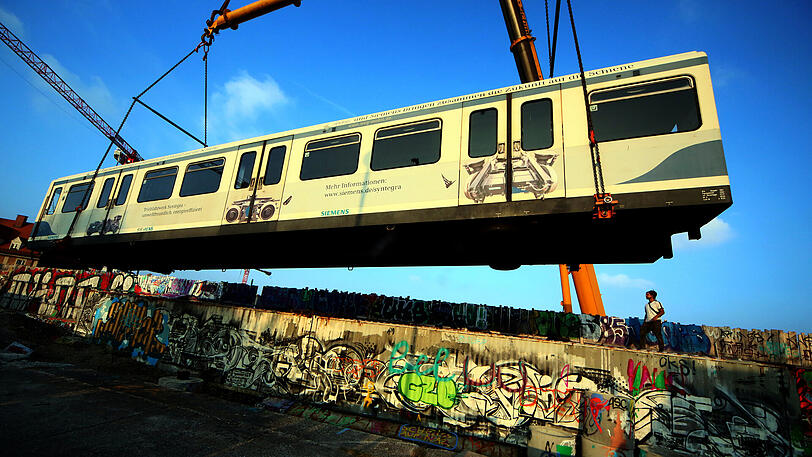 Durch die Luft geht&rsquo;s aufs alte Viehhofgelände.