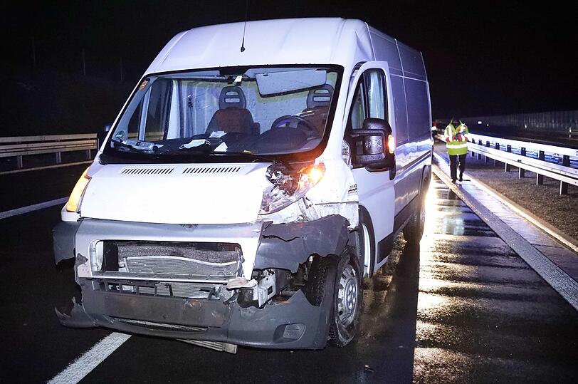 Ein Kleintransporter krachte anschließend in den SUV.