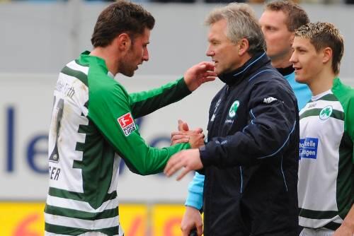 Abschied nach Freiburg: Angreifer Stefan Reisinger (links) und Fürths Trainer Benno Möhlmann gehen ab Juni getrennte Wege.