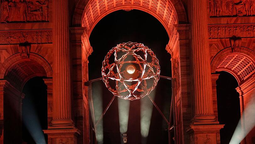 Das olympische Feuer in Mailand. Das olympische Feuer in Mailand.