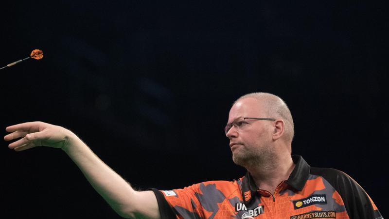 Erklärte seinen Rücktritt vom Rücktritt: Raymond van Barneveld. Erklärte seinen Rücktritt vom Rücktritt: Raymond van Barneveld.