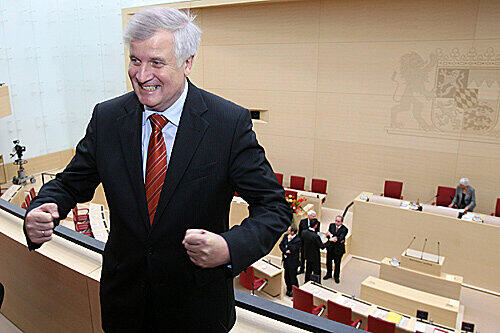 Neue Wirkungsstätte: Horst Seehofer  im Landtags-Plenarsaal.