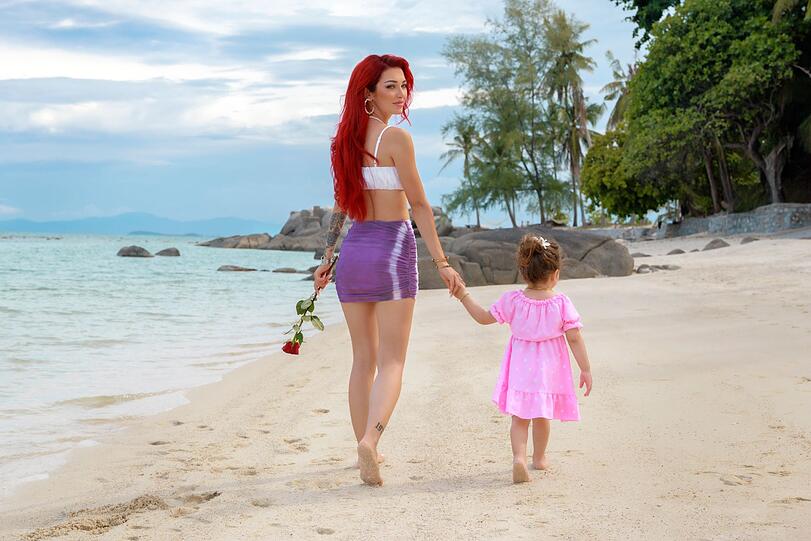 Ariel ist Mutter einer zweij&auml;hrigen Tochter.