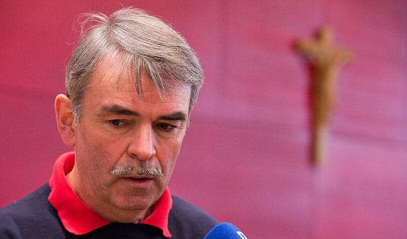 Gustl Mollath vor seiner Vernehmung im Mollath-Untersuchungsausschuss im Bayerischen Landtag