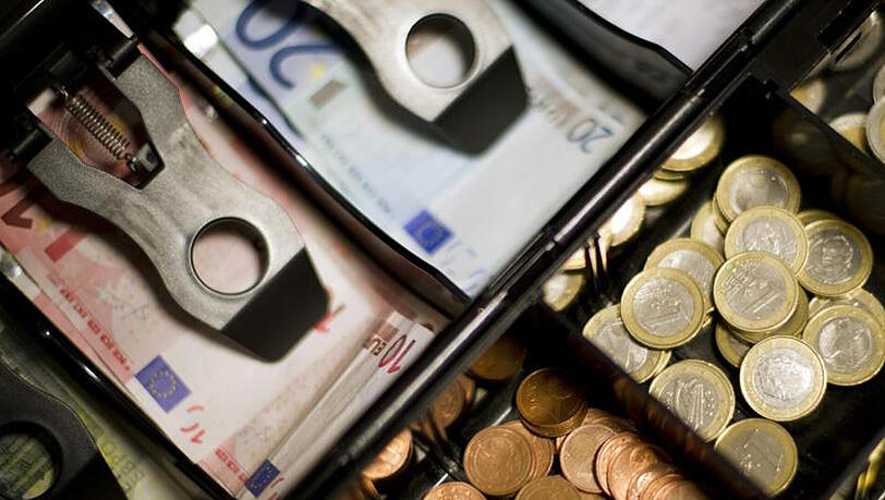 Statistisch gesehen geht es dem deutschen Einzelhandel zudem besser als bislang berichtet. Statistisch gesehen geht es dem deutschen Einzelhandel zudem besser als bislang berichtet.