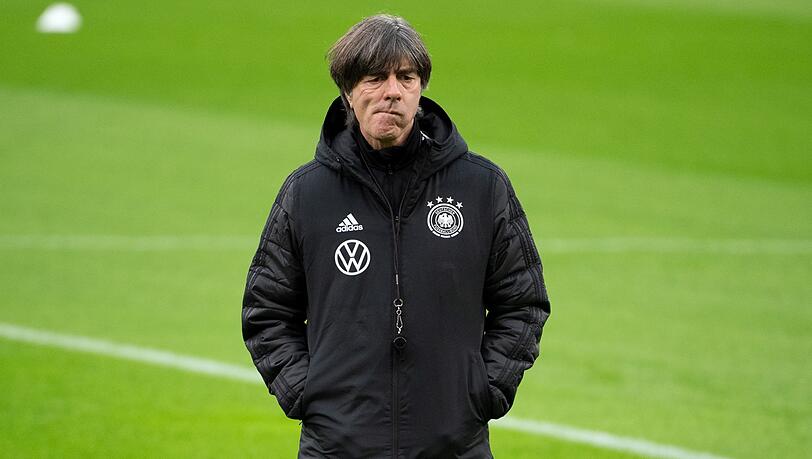 Zuletzt hatte Bundestrainer Löw klargestellt, dass Neuer bis zur EM 2020 die Nummer eins sei, "wenn nichts Außergewöhnliches passiert". Zuletzt hatte Bundestrainer Löw klargestellt, dass Neuer bis zur EM 2020 die Nummer eins sei, "wenn nichts Außergewöhnliches passiert".