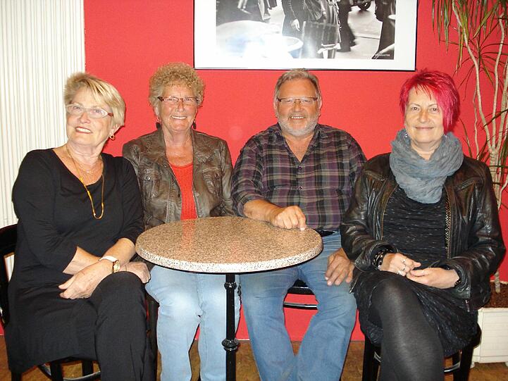 Neuwahlen bei Pepper e.V.: Wieder gewählt und bestätigt wurden, von links: Ingeborg Berger Pressearbeit, Solveig Gruber Schriftführung, Ulrich Knauer Kassier, Renata Battistel Management Ausstellungen, nicht im Foto Otto Schlichtmeier Revisor.