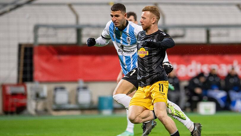 Semi Belkahia hatte gegen Mannheims Dominik Martinovic oft das Nachsehen.