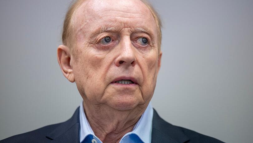 Bleibt trotz Fristablaufs auf freiem Fuß: Alfons Schuhbeck. (Archivbild)