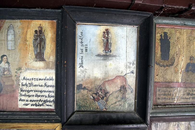 Im Kreuzgang der Gnadenkapelle.