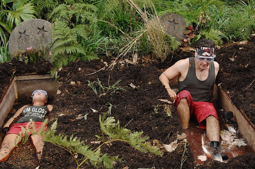 Das war Tag 9: Ramona und Daniel müssen gehen, Rocco und Kim kommen sich im Pool näher und Brigitte und Ailton absolvieren die Prüfung erfolgreich - die besten Bilder aus dem Dschungel.