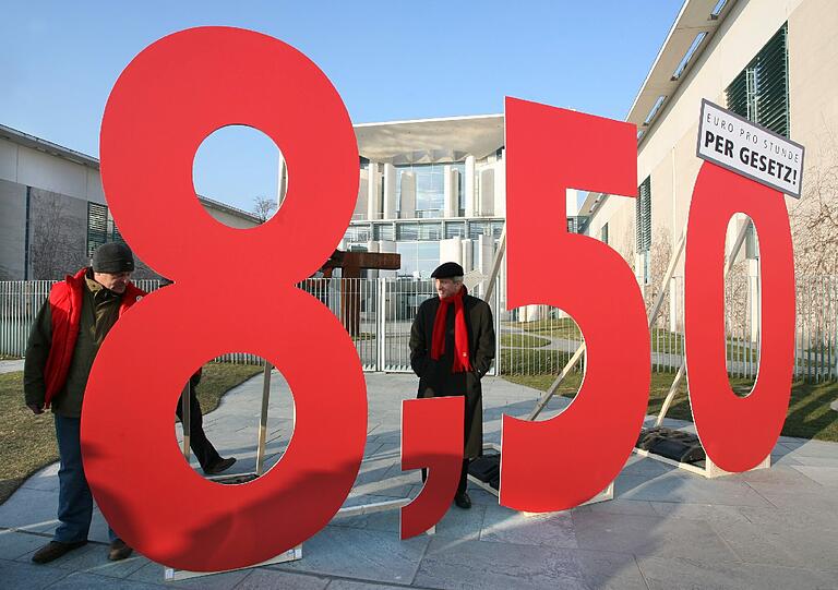 Im Koalitionsvertrag haben CDU, CSU und SPD einen gesetzlichen Mindestlohn von 8,50 Euro festgeschrieben.