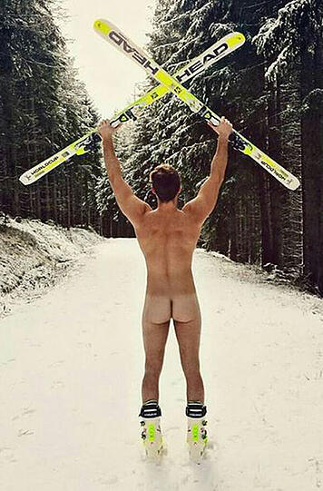 Die Ski waren wohl zu teuer, denn für Hose und Jacke hat das Geld nicht mehr gereicht.