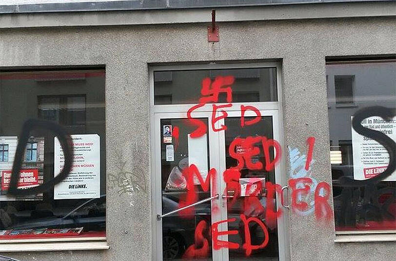 "SED", "Nazischweine", "Mörder": Das wurde an die Parteizentrale der Münchner Linkspartei geschrieben.