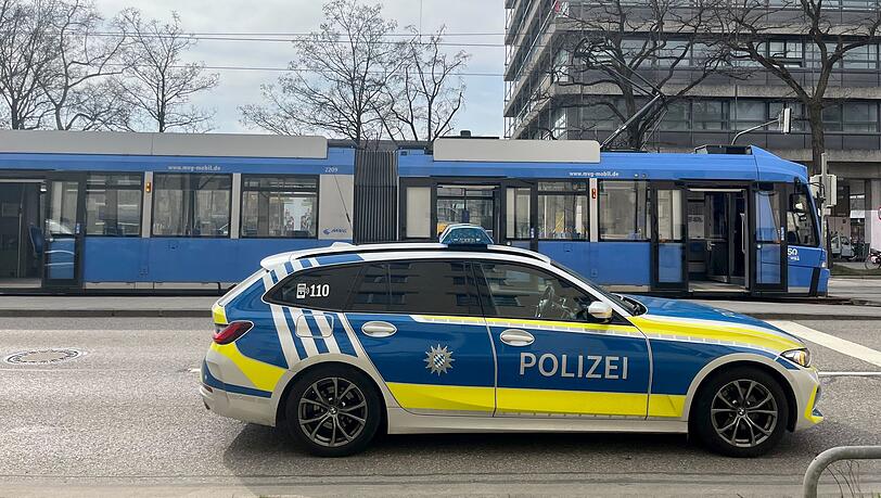 Die Tram wurde in der Arnulfstra&szlig;e in der N&auml;he des Paketpostareals gestoppt.