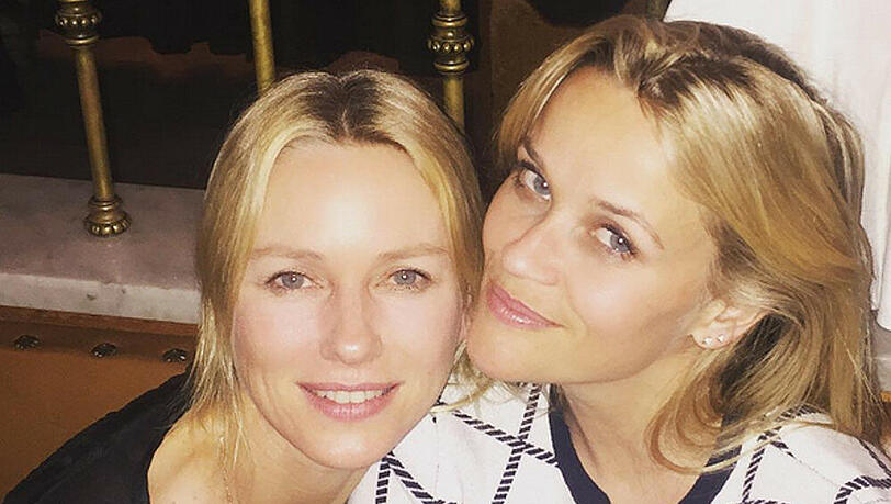 Naomi Watts (l.) und Reese Witherspoon haben sich gern Naomi Watts (l.) und Reese Witherspoon haben sich gern