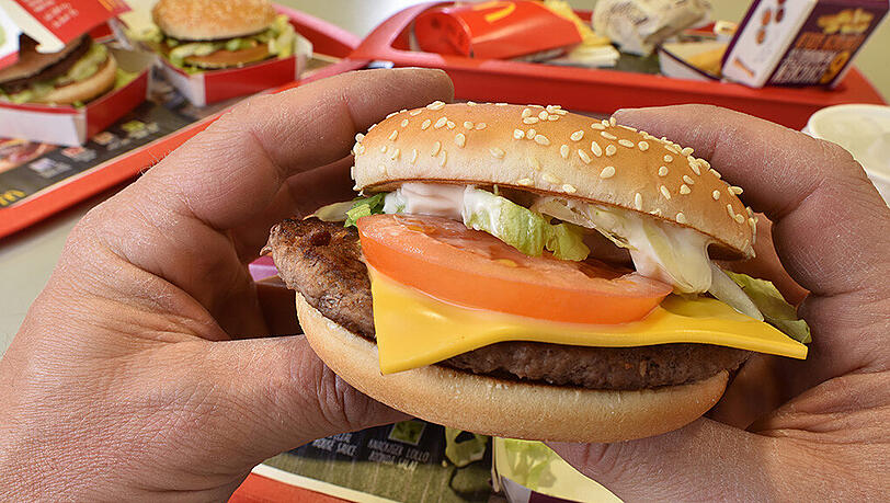 McDonald's möchte 500 Millionen Euro investieren um den Service zu optimieren. McDonald's möchte 500 Millionen Euro investieren um den Service zu optimieren.