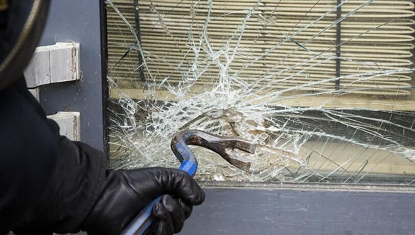 In Milbertshofen wurden zwei Einbrecher auf frischer Tat ertappt. In Milbertshofen wurden zwei Einbrecher auf frischer Tat ertappt.