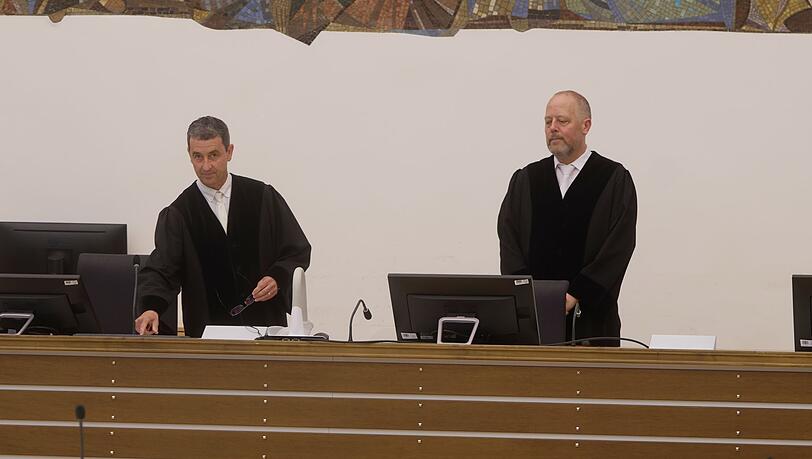 Das Gericht hat im Zivilverfahren ein Urteil gesprochen.