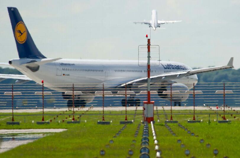 43. In nur 16 Stunden zog der Flughafen von Riem nach Halbergmoos um. Ohne Unterbrechung des Flugbetriebs.