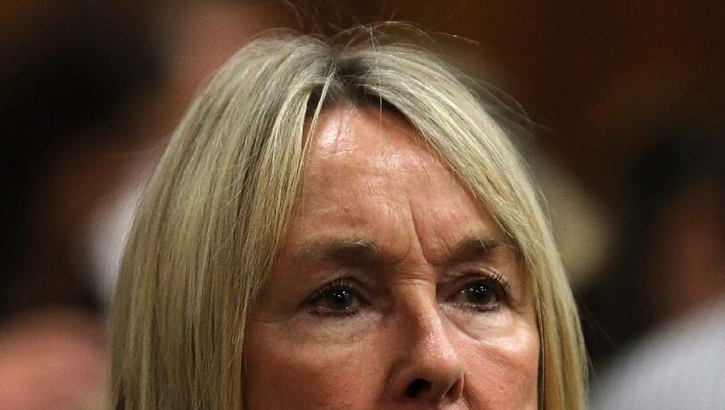 Versteinerter Gesichtsausdruck: June Steenkamp Versteinerter Gesichtsausdruck: June Steenkamp