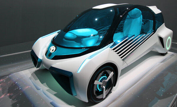 Science-Fiction-Look und ein Brennstoffzellenantrieb zeichnen den FCV-Plus von Toyota aus.