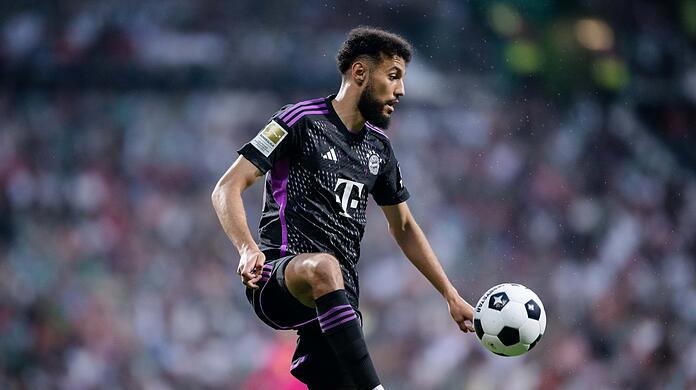 Noussair Mazraoui bleibt im Kader des FC Bayern.