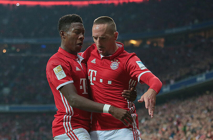 David Alaba (l.) - Note 3: Nach auskurierter Erkältung zurück hinten links in der Viererkette. Machte im Zusammenspiel mit Ribéry viel Druck nach vorne.