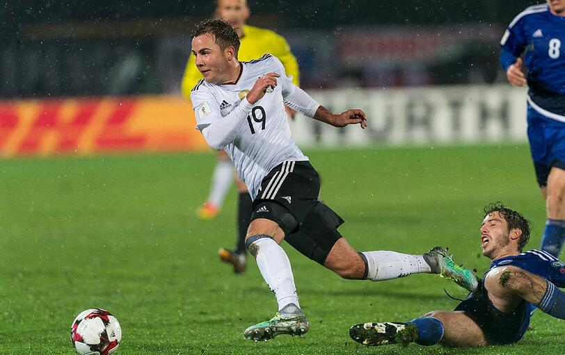 Mario Götze - Note 3: Viel Wille und Tordrang, wenig Fortüne. Feine Vorarbeit zu Hectors 3:0.