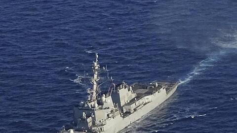 Kriegsschiffe nehmen an einer griechisch-amerikanischen Militärübung südlich der Insel Kreta teil. Im Land begann eine Militärübung mit Marine und Luftwaffe im Mittelmeer in der Nähe des türkische Forschungsschiffs "Oruc Reis".
