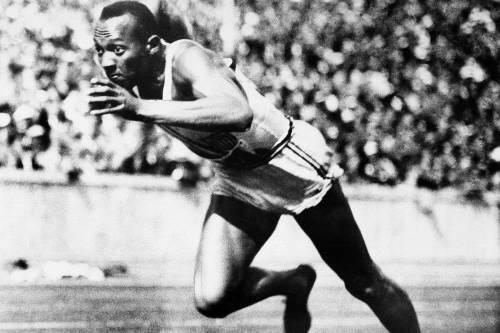 &bdquo;Ein Athlet und ein Humanitär. Ein Sieger, der wusste, dass Siege nicht alles bedeuten&ldquo;: Diese Worte stehen auf dem Grabstein von Jesse Owens, der 1980 an Lungenkrebs starb.