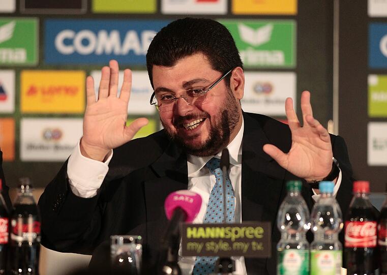 Nummer 04: Hasan Ismaik (TSV 1860):
Frisches Geld für die Löwen. 18,4 Millionen Euro zahlte der Jordanier, um sich beim TSV 1860 einzukaufen. Der Geschäftsmann rettete den Klub so vor der Insolvenz. Nun träumt er schon von internationalen Auftritten seiner Löwen.