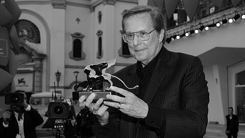 William Friedkin mit dem Goldenen Löwen für sein Lebenswerk im Jahr 2013.