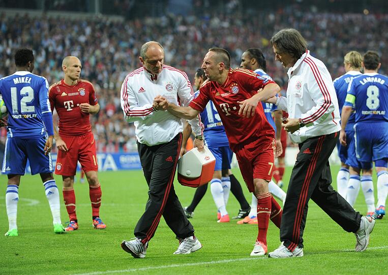 Franck Ribéry wir medizinisch versorgt
