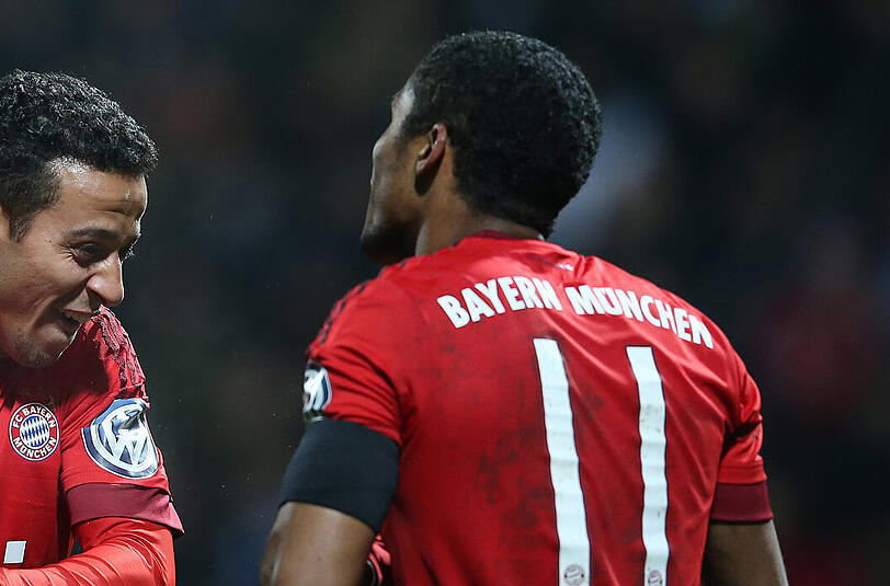 Douglas Costa: Note 4. Spielte er überhaupt mit? Sonst so auffällig, so dribbelstark. In Bochum sah man Costa nur auf dem Aufstellungsbogen.