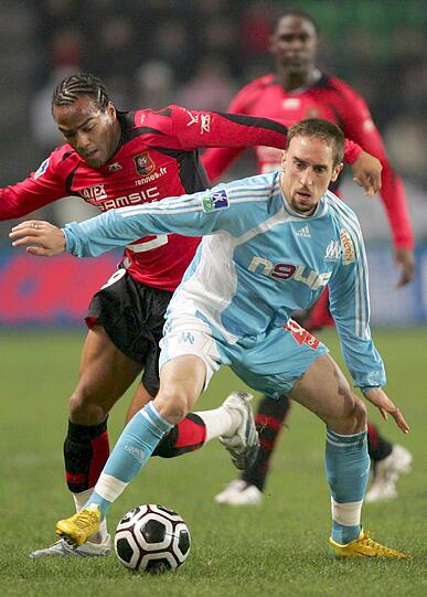 In Marseille entwickelt sich Ribery schnell zum Liebling der Fans und zur großen Hoffnung fürs Frankreichs Fußballzukunft.