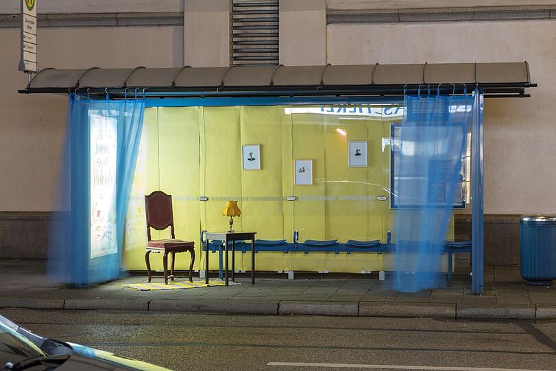 Die Haltestelle Gärtnerplatztheater ist am Donnerstag für kurze Zeit aufgehübscht worden.