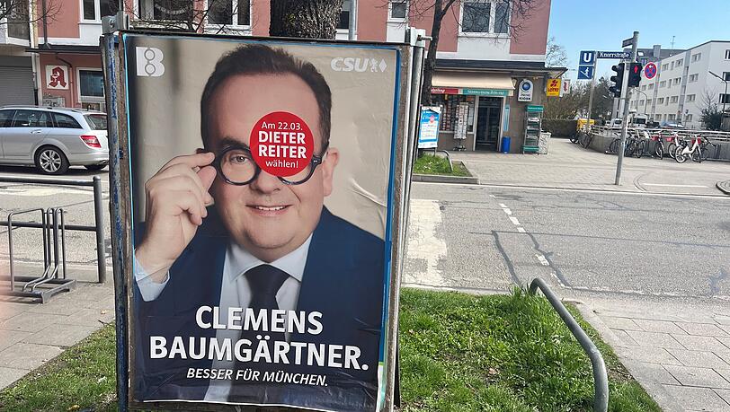 Clemens Baumg&auml;rtner (CSU) sieht pl&ouml;tzlich rot durch seine stadtbekannte Brille. Vor der Stichwahl am Sonntag (22.3.) empfiehlt die CSU, Dieter Reiter (SPD) zum OB zu w&auml;hlen.