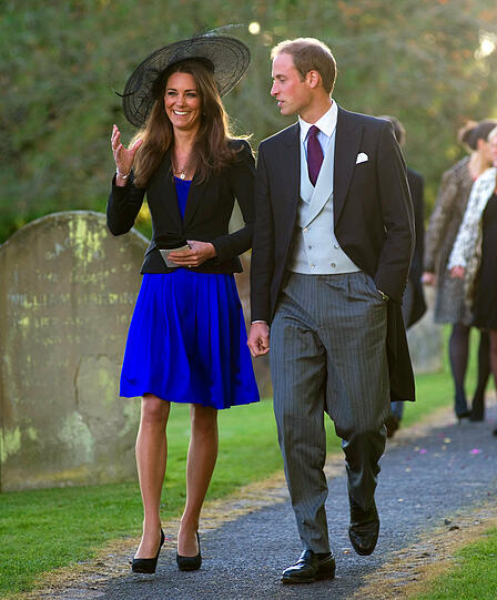 Es war nur ein Rettungsboot &ndash; aber hunderte Shaulustige kamen zu seiner Taufe, weil seine "Paten" keine
geringeren als Prinz William und sein Verlobte Kate Middleton sind. Die Bilder vom Auftritt.