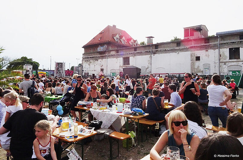 Noch ein paar Jahre Galgenfrist, dann wird hier das neue Volkstheater entstehen: das lässige Viehhof-Open-Air-Kino zwischen Pocci- und Implerstraße im Schlachthofviertel.