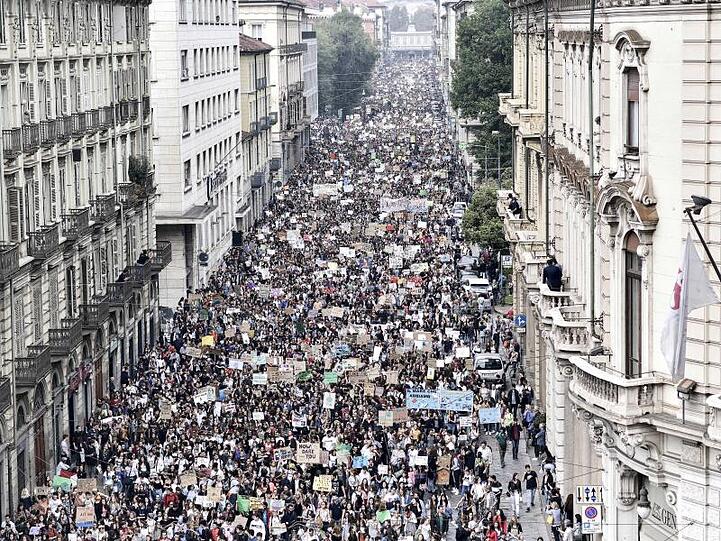 Demonstration marschieren durch Turin.