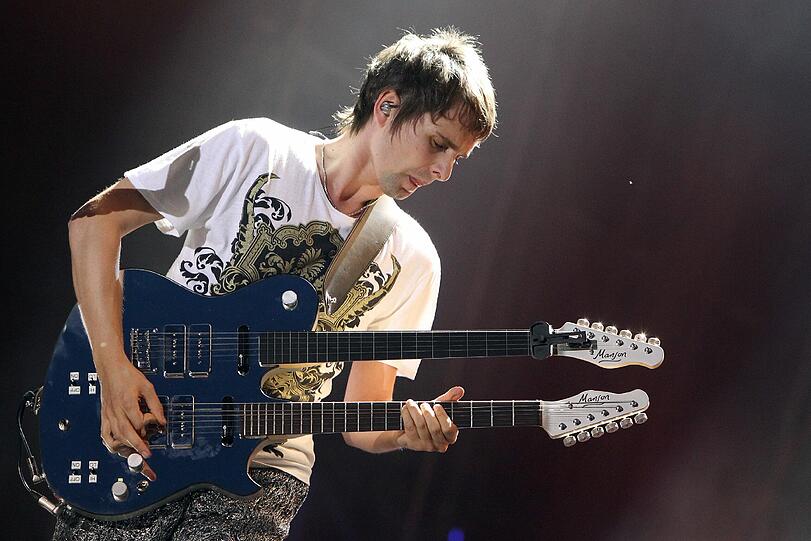 Muse: Der Song &bdquo;Survival&ldquo; (&bdquo;Überleben&ldquo;) der britischen Kunstrocker Muse ist die offizielle Olympia-Hymne.
