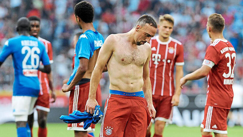 Zwei Spiele, zwei Niederlagen, 0:5 Tore: Der FC Bayern um Superstar Franck Ribéry (M.) als Fußballer der frustrierten Gestalt. Der Meister beendet den Audi Cup, den er bisher drei Mal gewonnen hat, in diesem Jahr als Letzter.