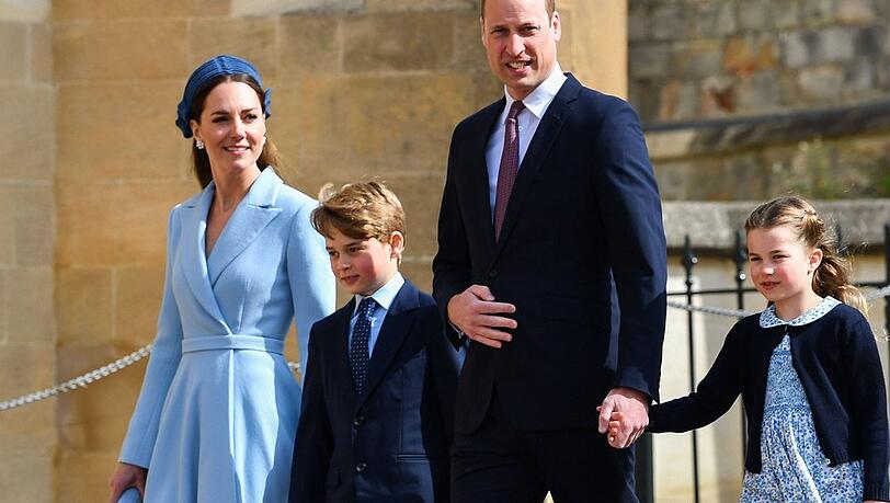Prinzessin Kate, Prinz William und die Kinder Prinz George und Prinzessin Charlotte beim Besuch des letztjährigen Ostergottesdienstes in der St. George's Chapel.