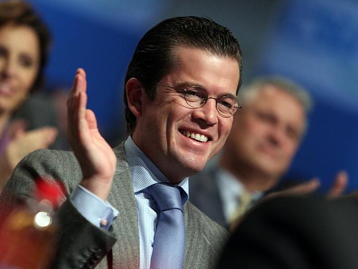 Im Umfragehoch befindet sich Karl-Theodor zu Guttenberg