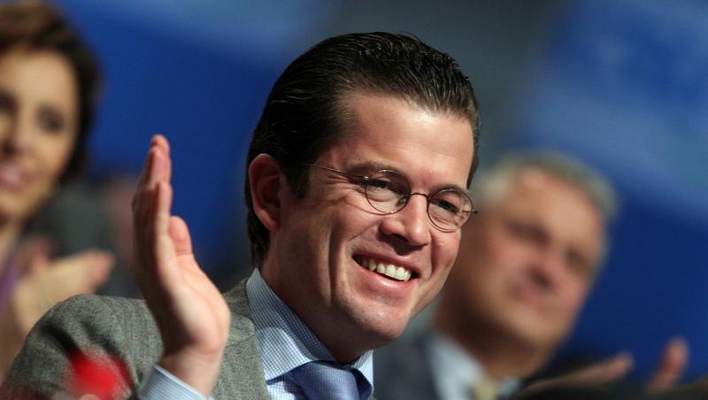 Im Umfragehoch befindet sich Karl-Theodor zu Guttenberg Im Umfragehoch befindet sich Karl-Theodor zu Guttenberg