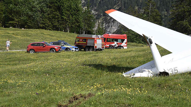 Im Gebirgstal Valepp legte ein Segelflugzeug eine Bruchlandung hin.